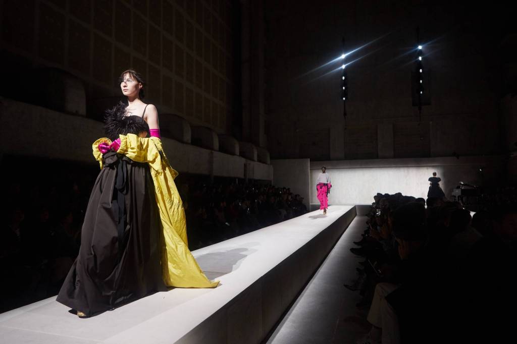 80s Couture Modernized: Dries Van Noten Spring 2020